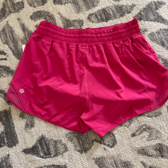 NWT Lululemon Hotty Hot HR Lined Shorts 2.5" size 8 - Picture 3 of 3